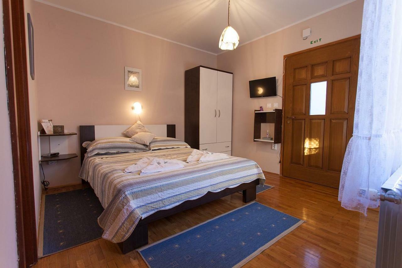 Apartments Topic & Krk Central Location Krk Town Kültér fotó